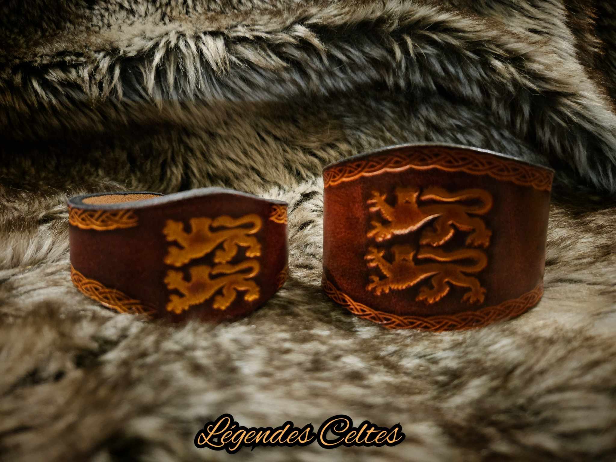 Bracelet de force en cuir à tannage végétal " Diex Aie "