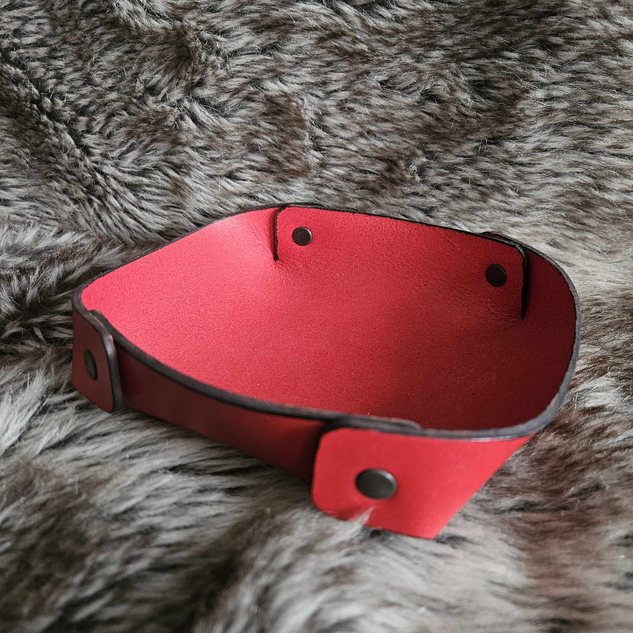 Vide poches ou piste de dés en cuir – Image 7
