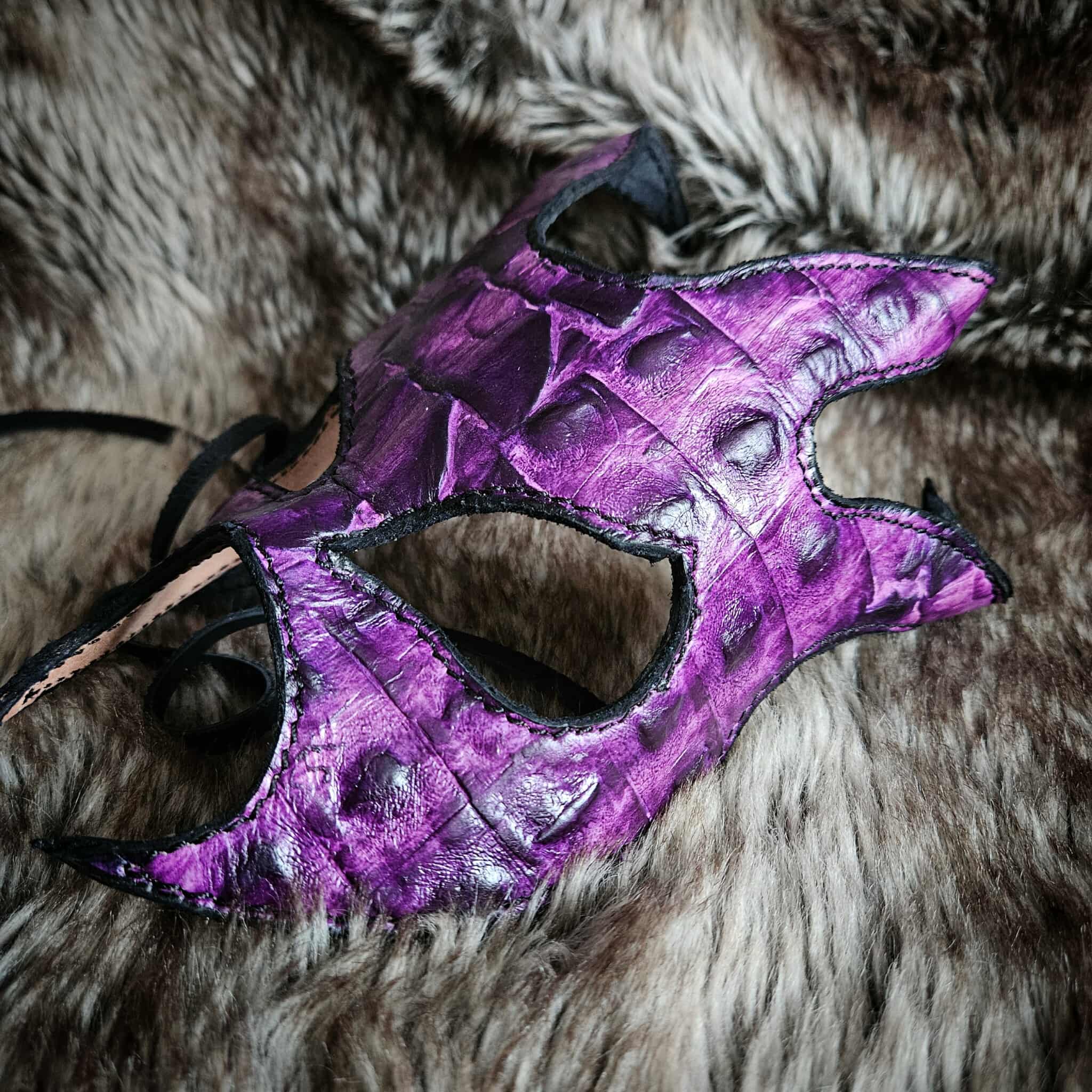 Masque en cuir " la reine des damnés" – Image 7