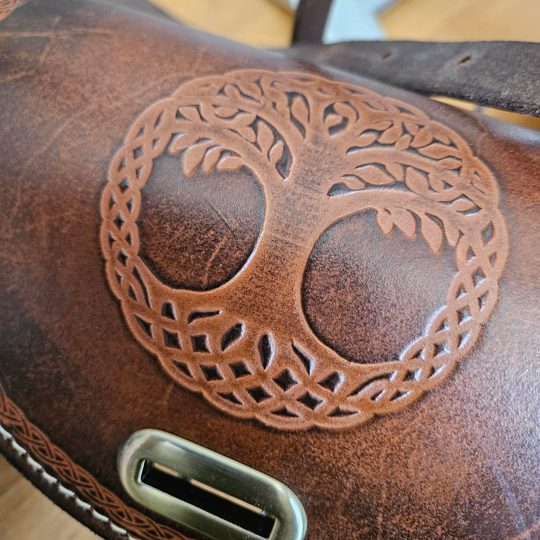Sac à main minimaliste en cuir Les essentiels grand modèle – Image 5
