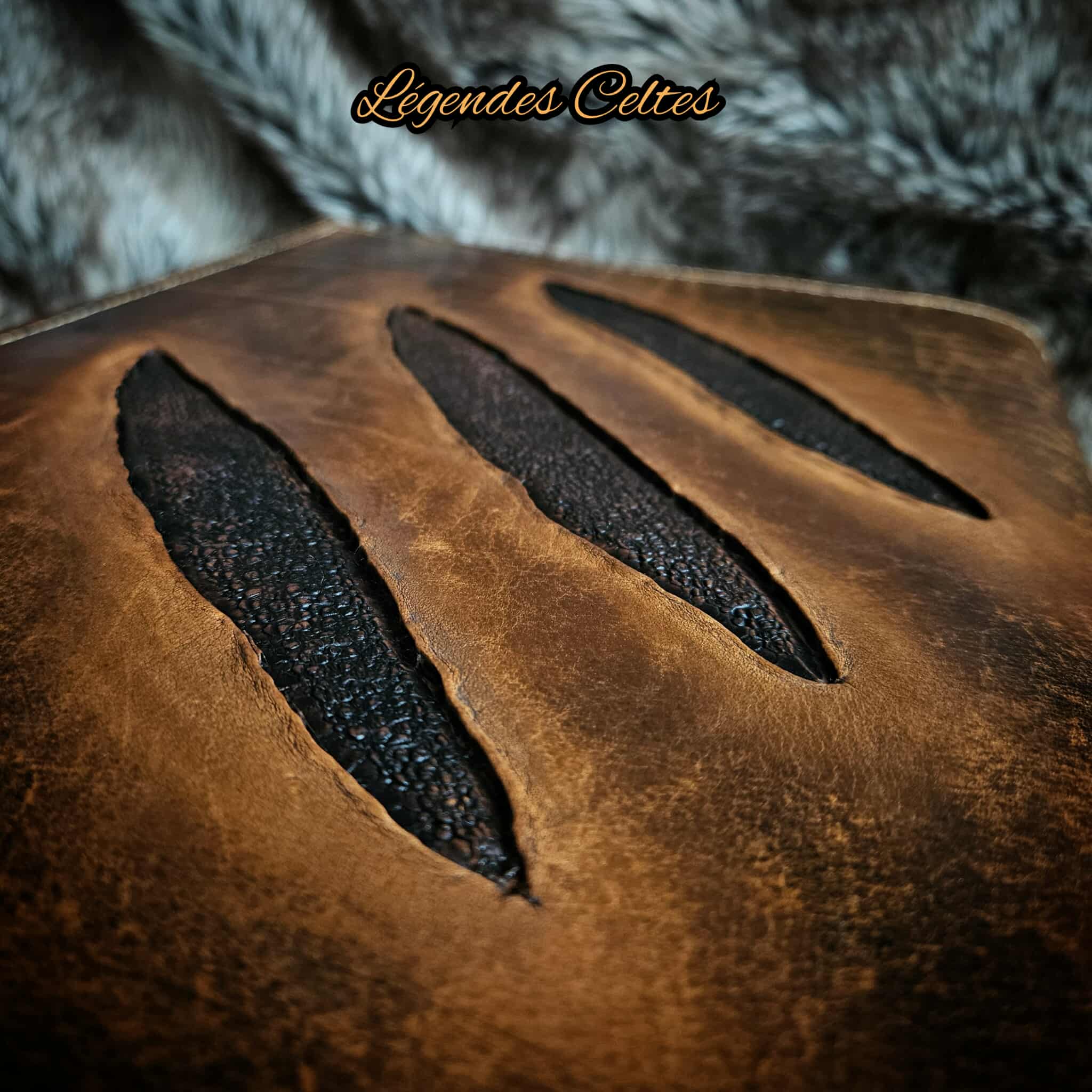 Grimoire en cuir à tannage végétal Fenrir le tueur d'Odin – Image 2