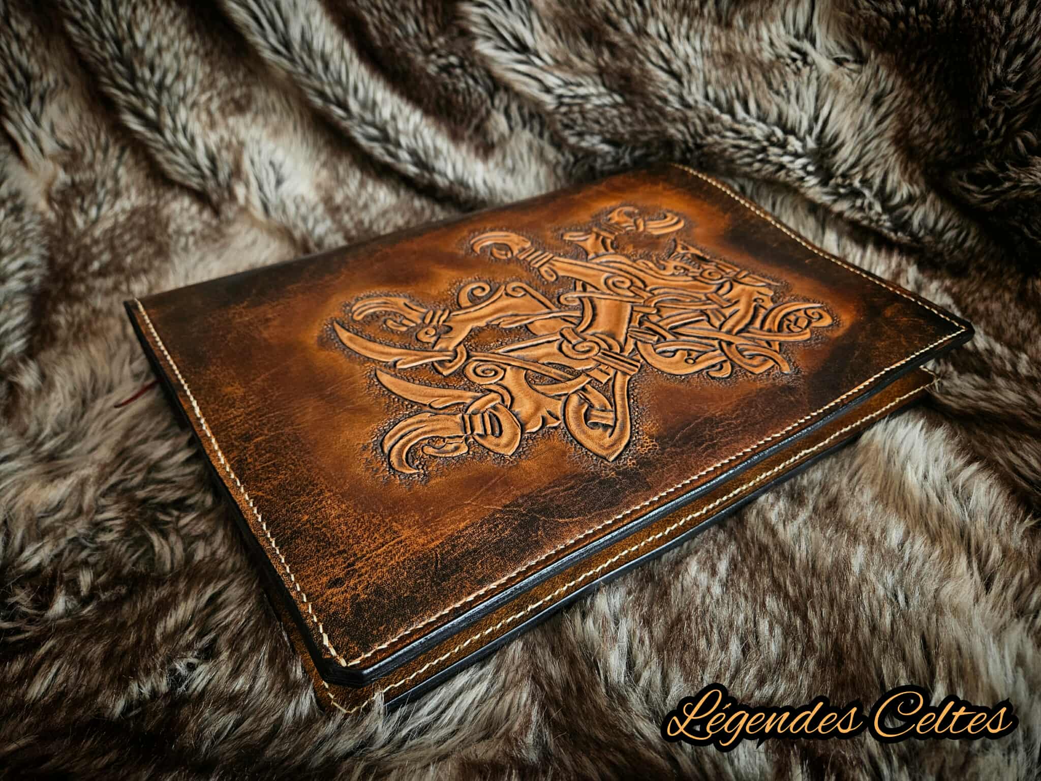 Grimoire en cuir à tannage végétal Fenrir le tueur d'Odin – Image 3