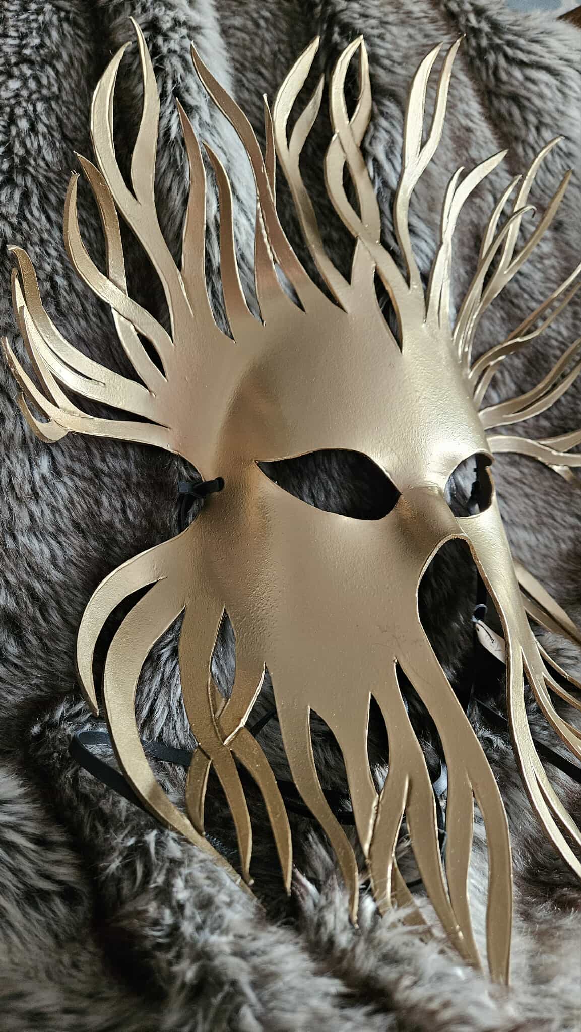 Masque en cuir à tannage végétal Yggdrasil l'arbre de vie – Image 2