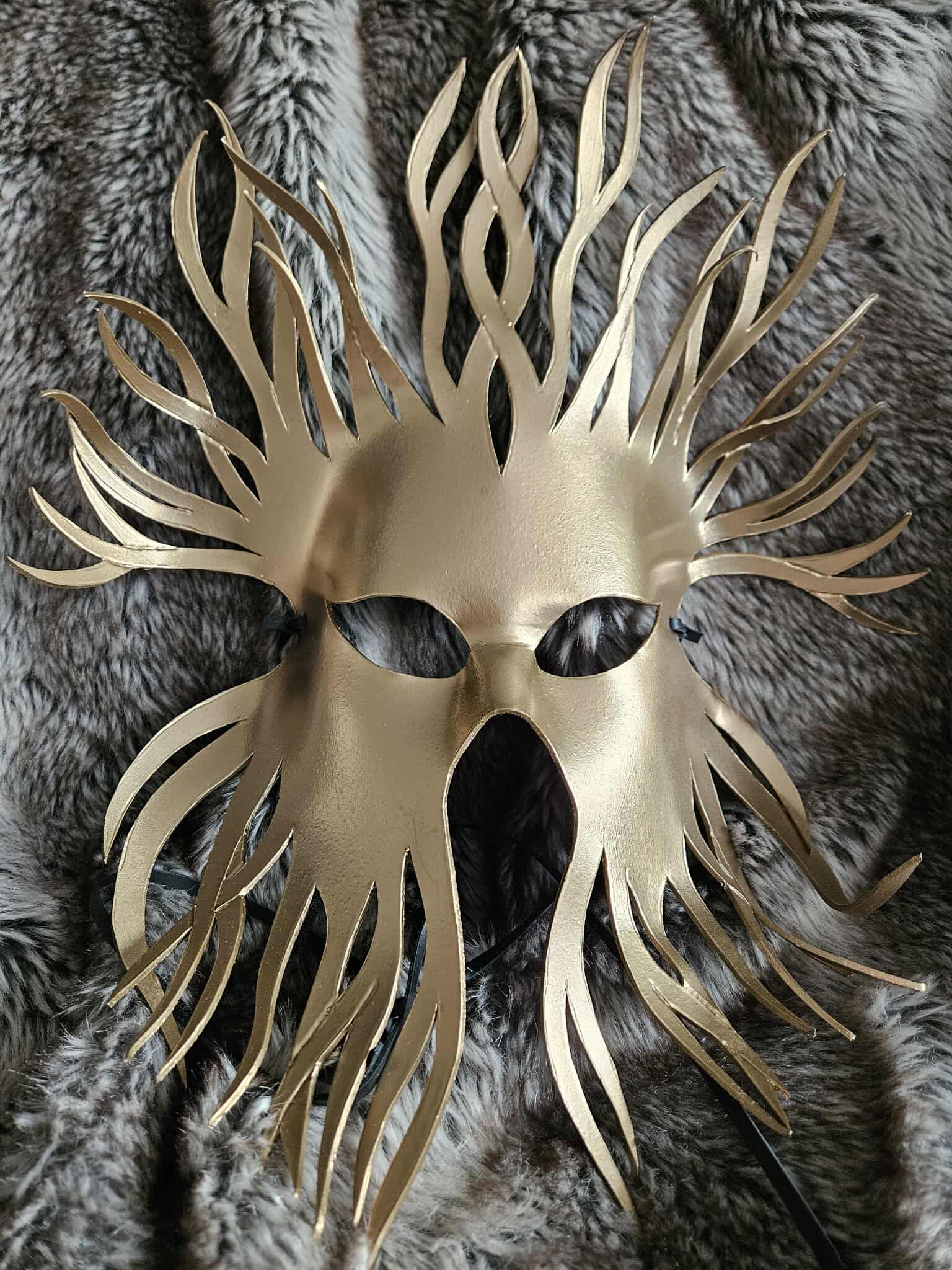 Masque en cuir à tannage végétal Yggdrasil l'arbre de vie