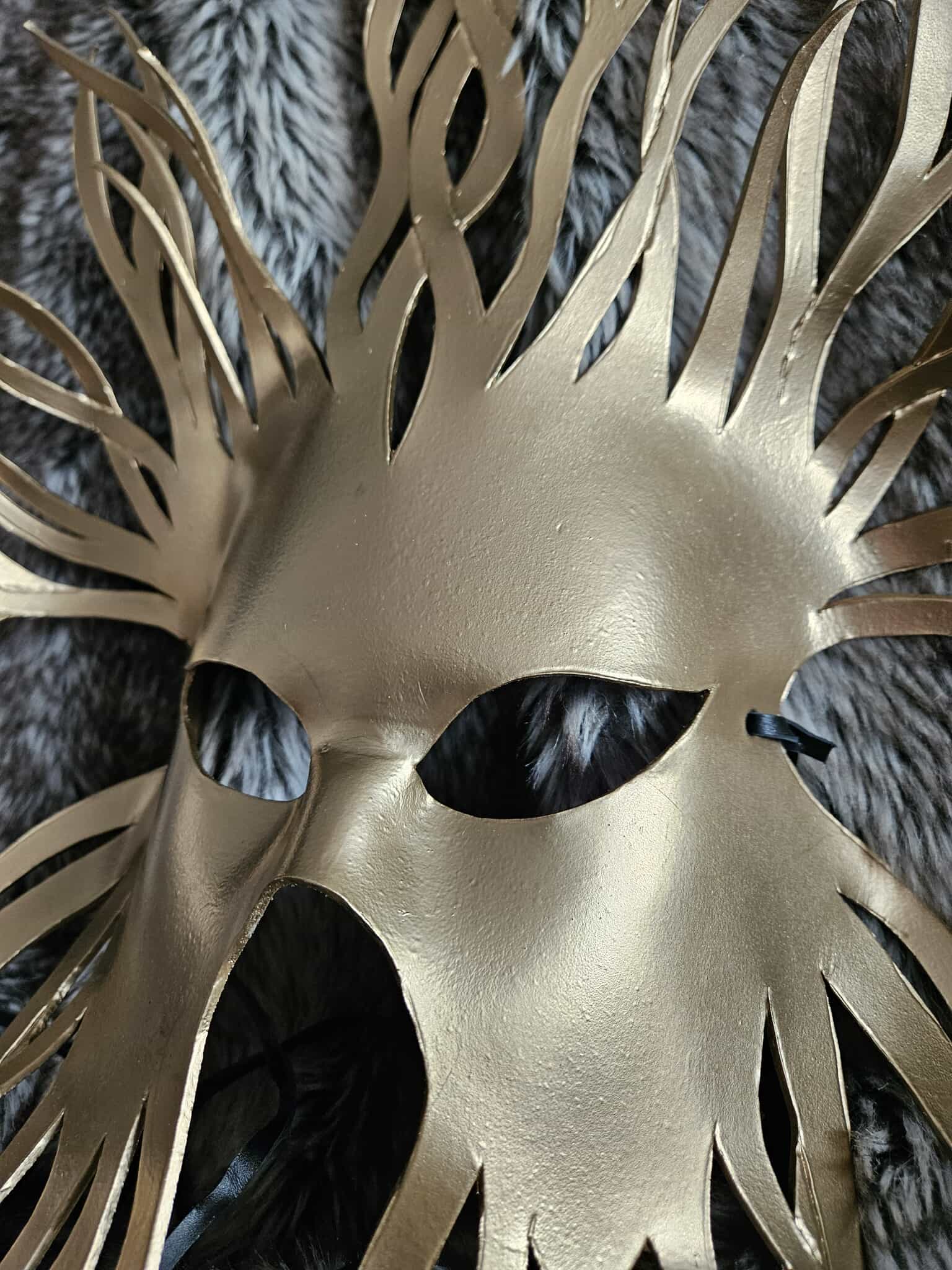 Masque en cuir à tannage végétal Yggdrasil l'arbre de vie – Image 4