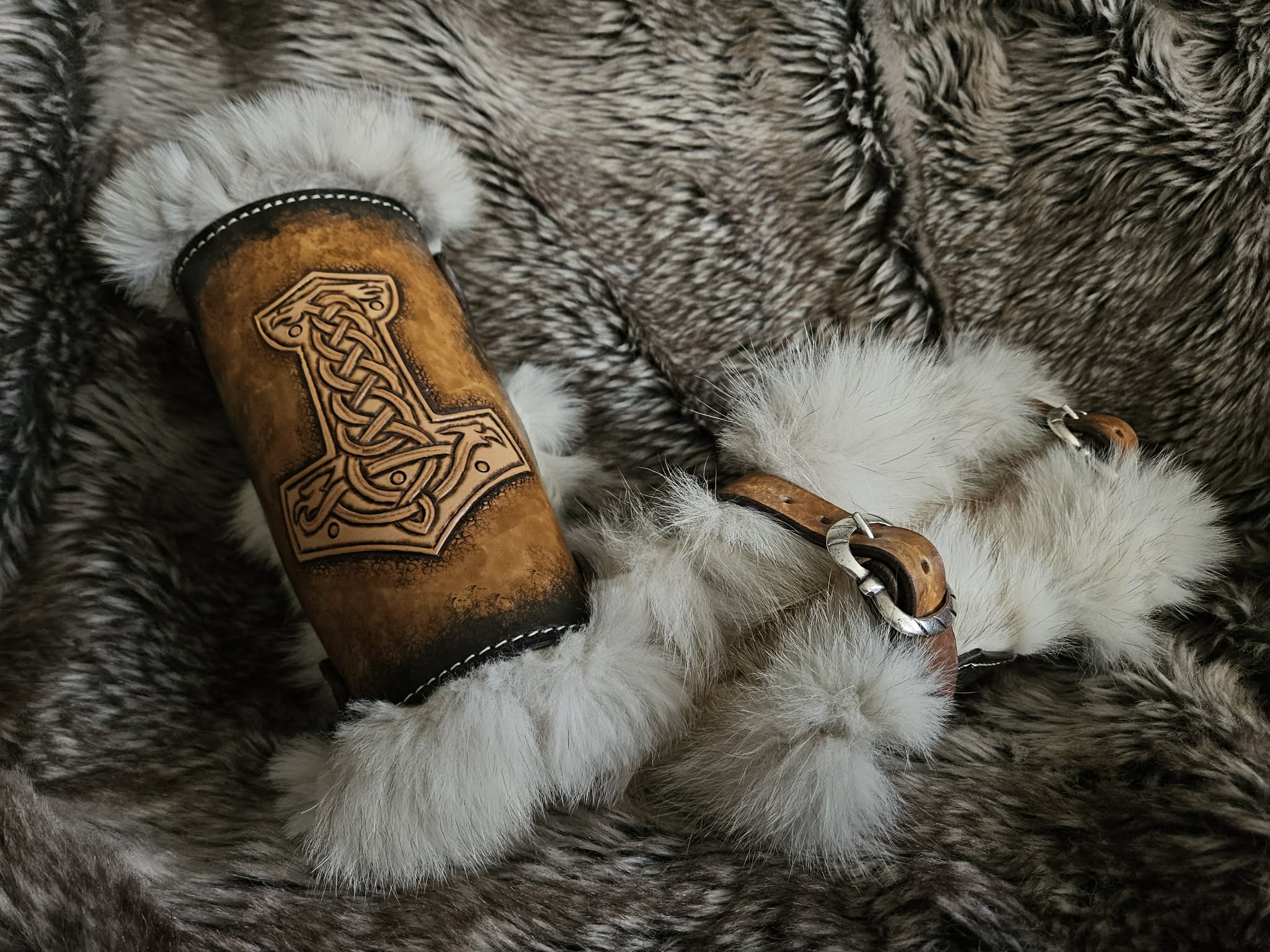 Paire de brassards vikings en cuir à tannage végétal faits main – Image 5