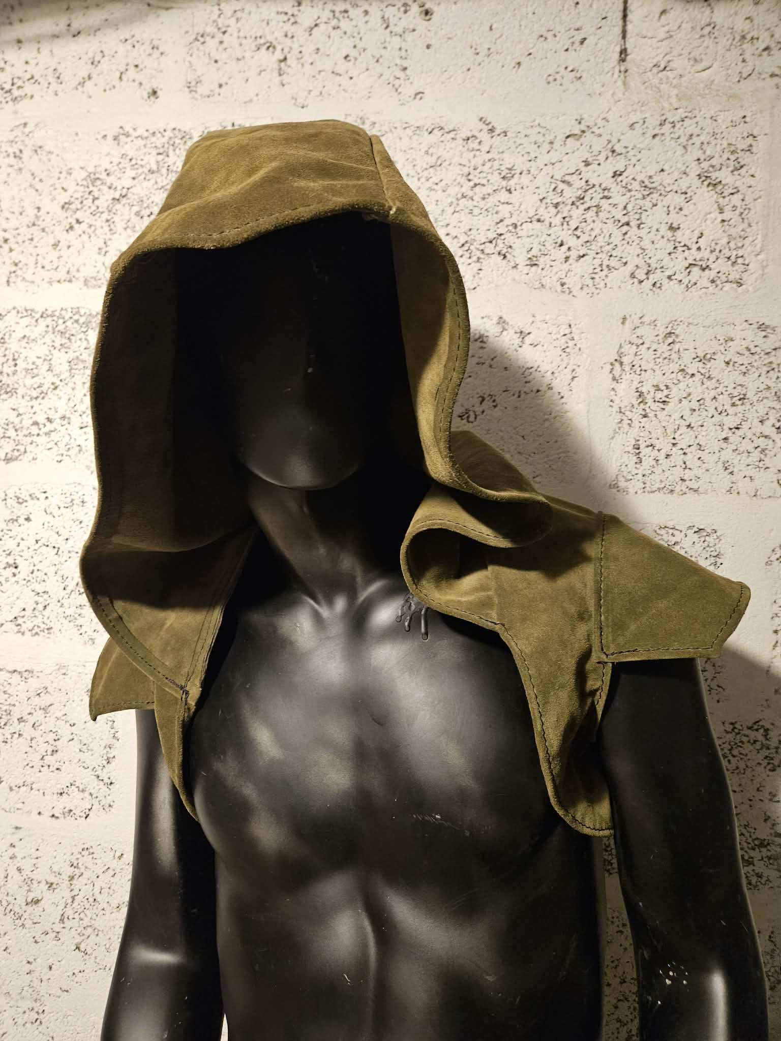 Capuche en cuir du voleur