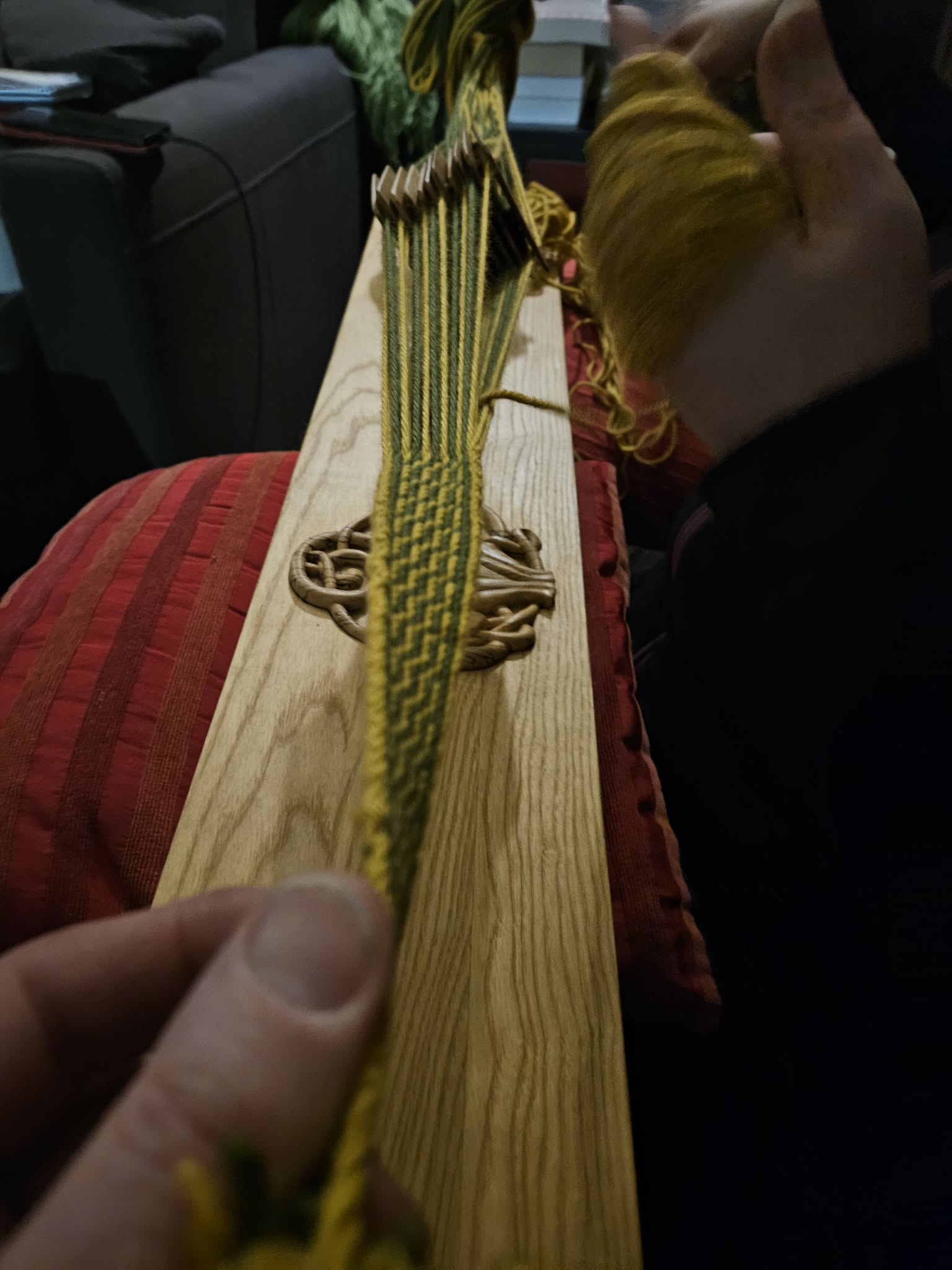 Galon en laine tissé à la main avec tablettes