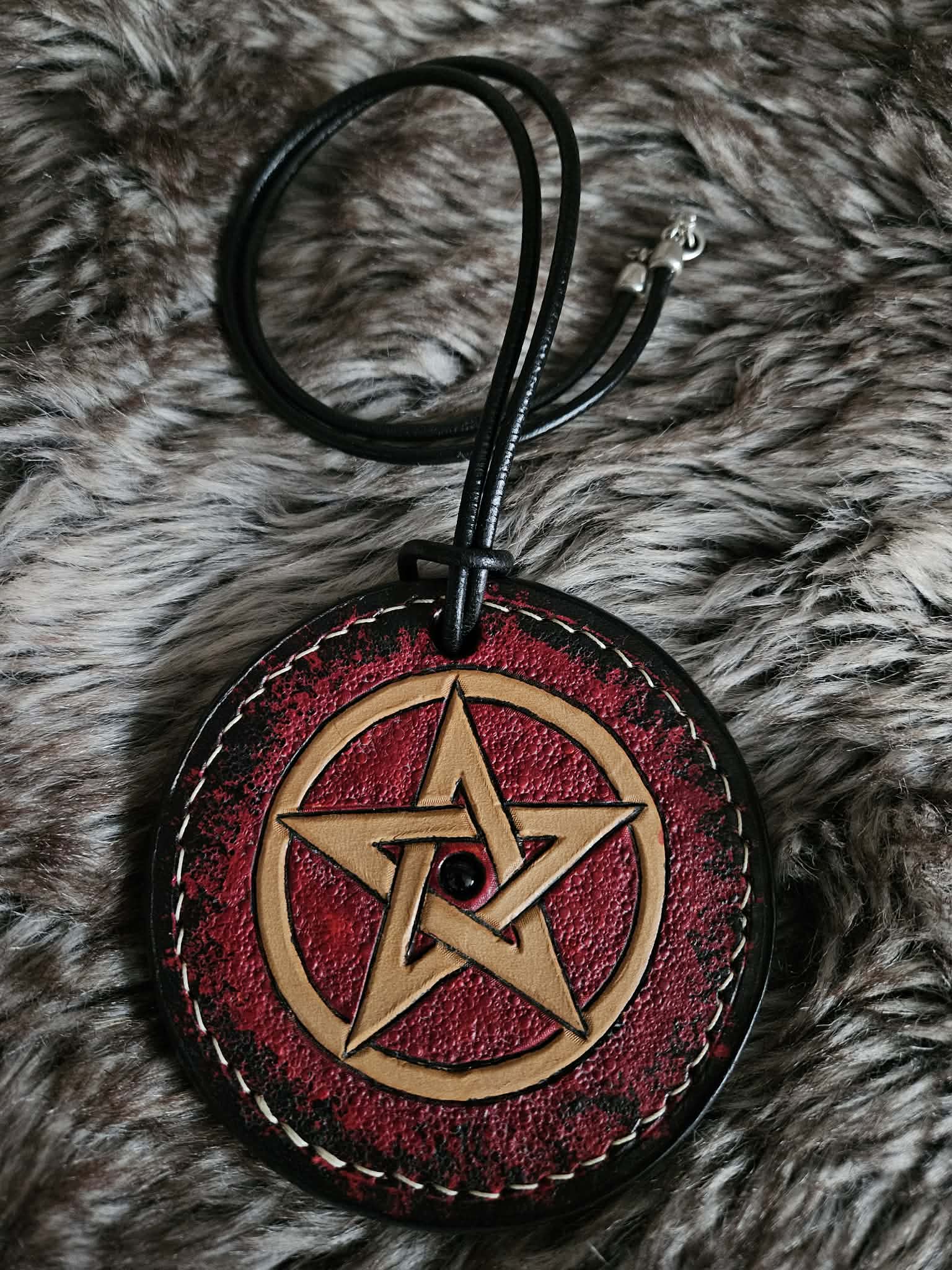 Talisman de sorcellerie en cuir à tannage végétal – Image 5